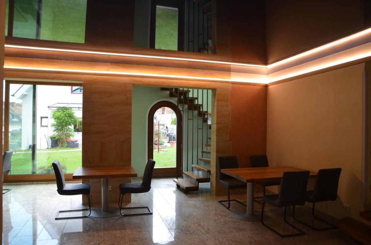 Gaestehaus Alte Glaserei Нойштадт-ан-дер-Вайнштрасе Екстер'єр фото